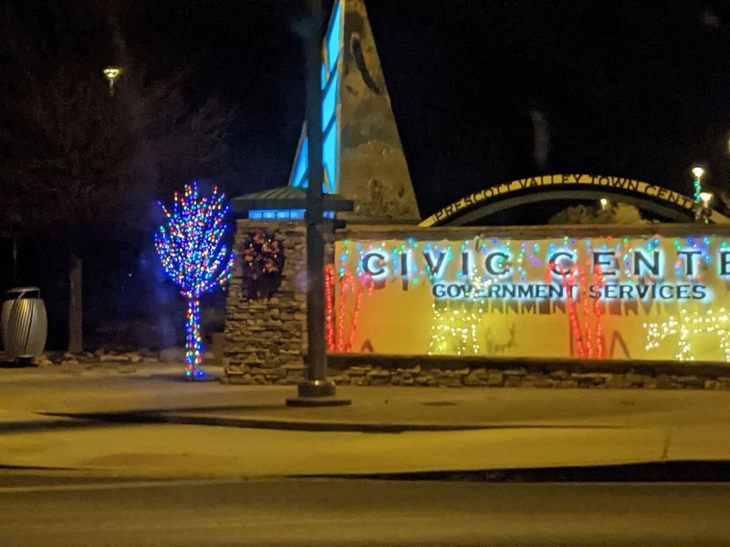 A Holiday Glow Worth a Second Lap
