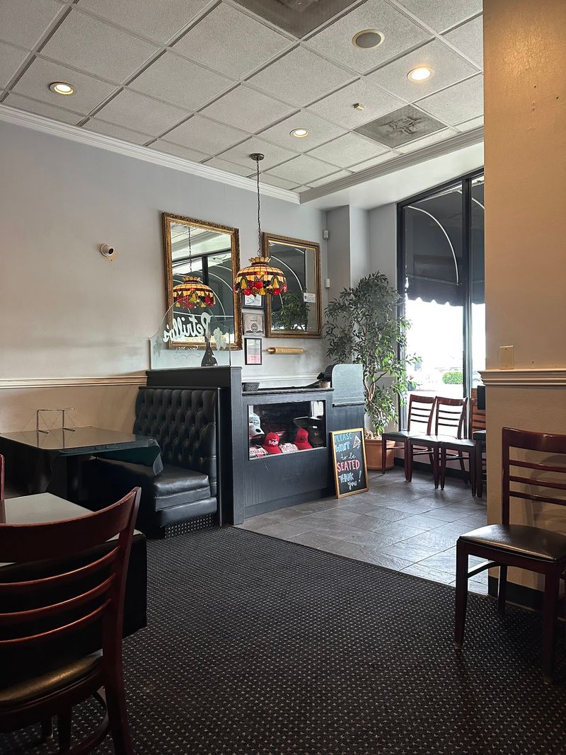 A Laid-Back Room for Dates and Birthdays