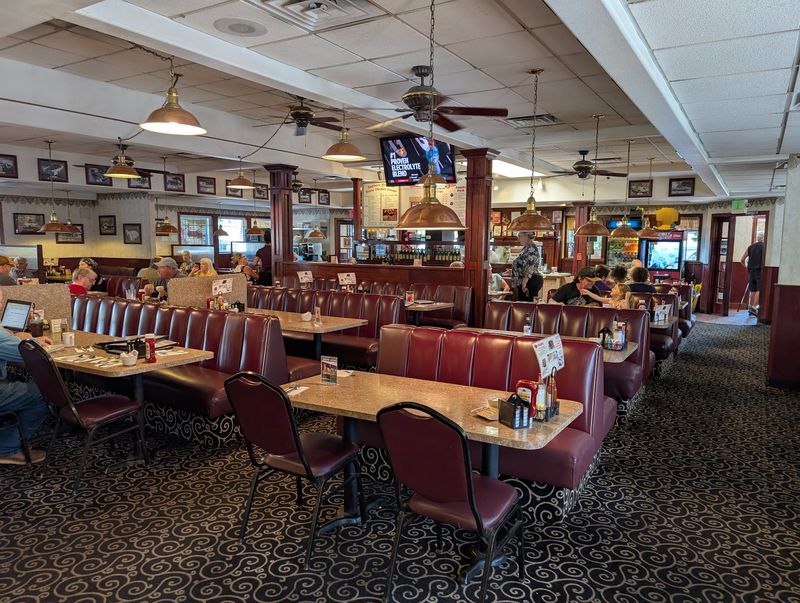A Mangrove Avenue Breakfast Landmark