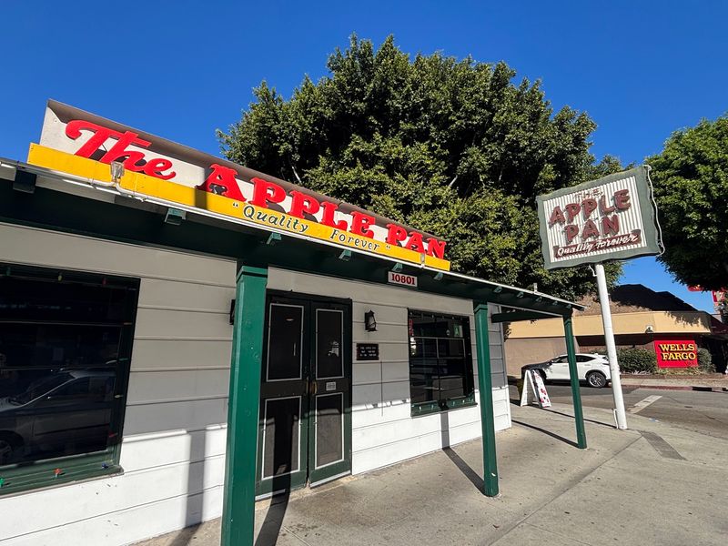 A Tiny Counter on Pico Boulevard