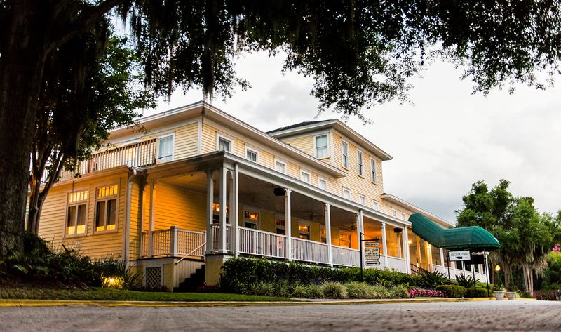 A Wedding Venue With Century-Old Charm A Wedding Venue With Century-Old Charm