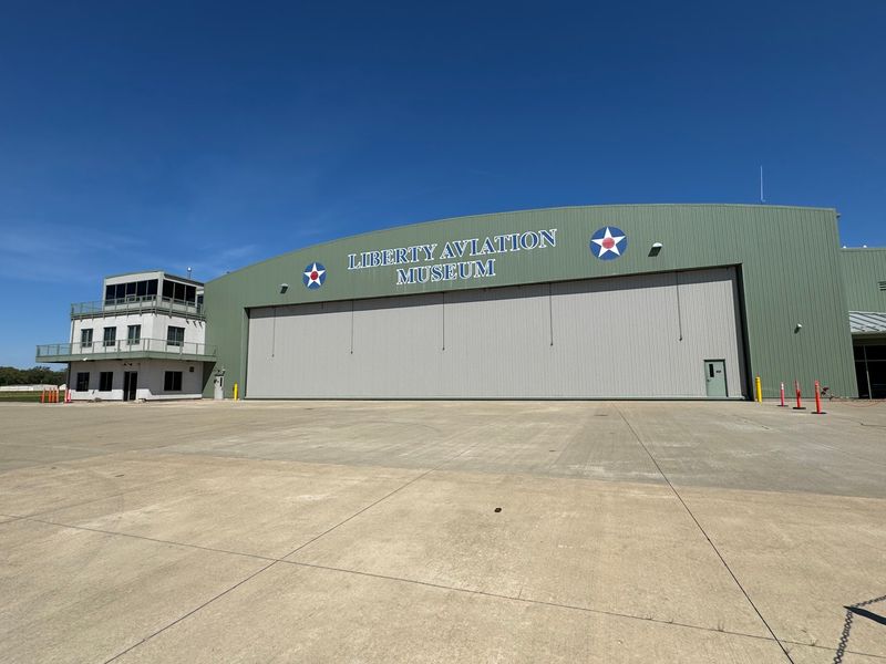An Airport Hideaway in Port Clinton An Airport Hideaway in Port Clinton