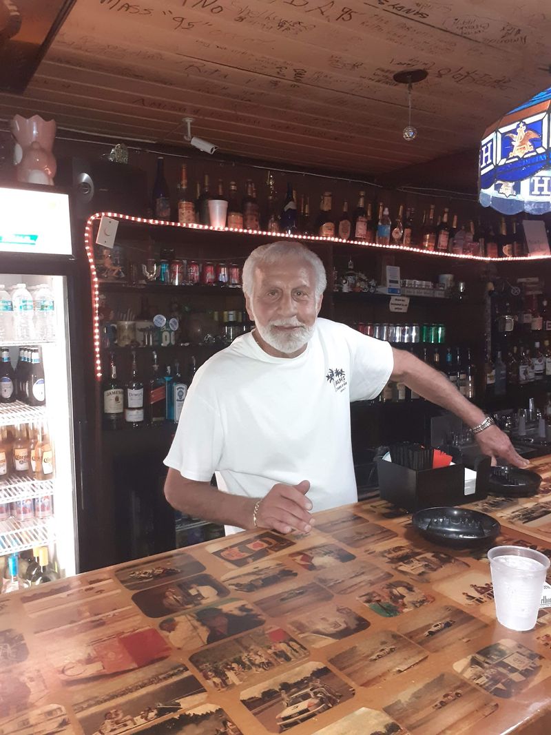 Bartenders With Personality to Spare Bartenders With Personality to Spare