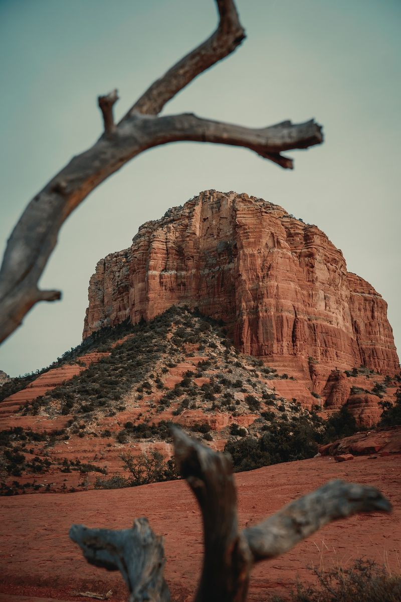 Bell Rock, Courthouse Butte and Lee Mountain