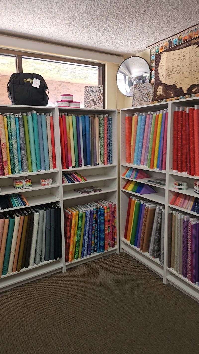 Bright, Tidy and Easy to Browse Bright, Tidy and Easy to Browse