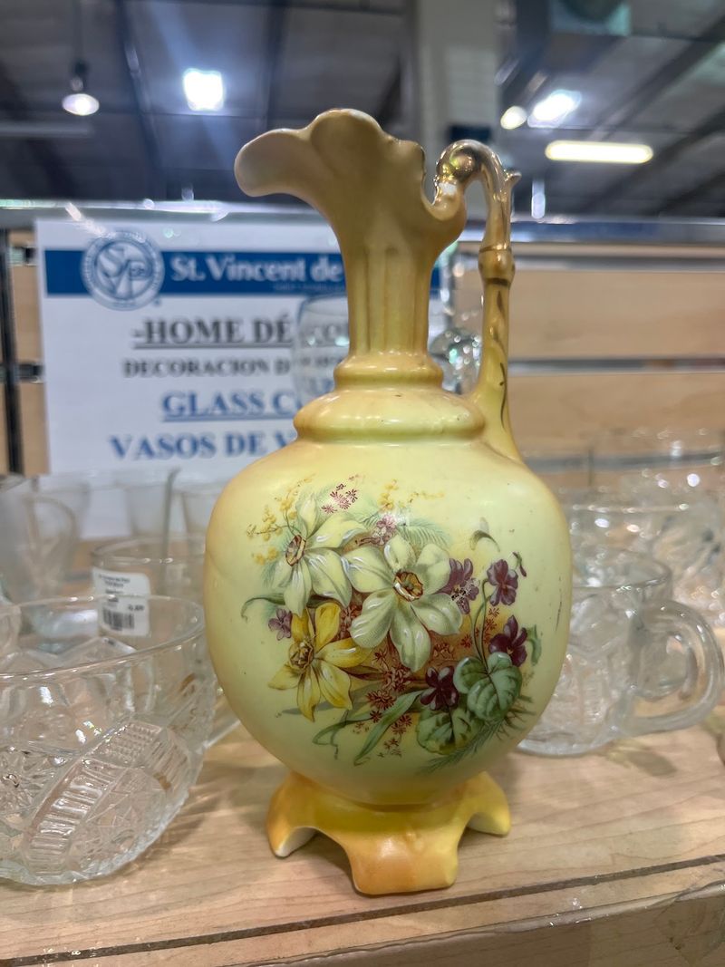 China Cabinets and Teacup Treasures China Cabinets and Teacup Treasures