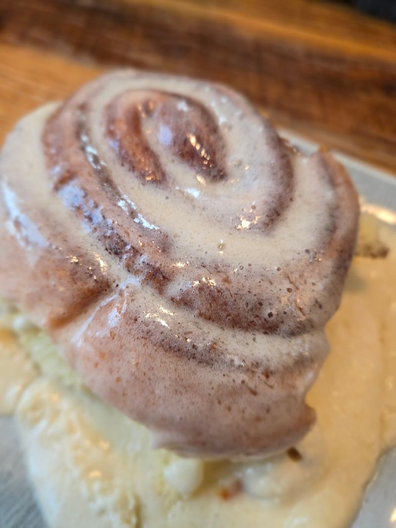 Cinnamon Rolls Worth a To-Go Box Cinnamon Rolls Worth a To-Go Box