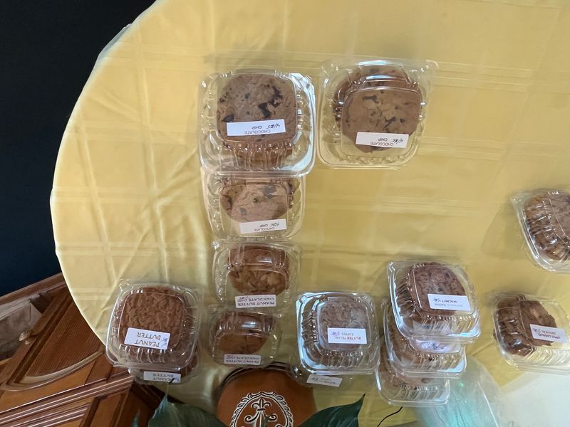 Cookies, Scones, and Other Bakery Temptations Cookies, Scones, and Other Bakery Temptations