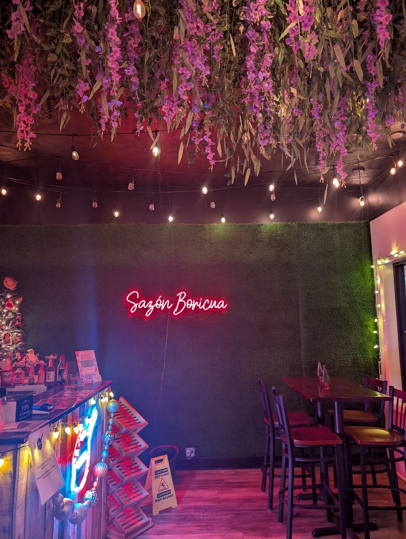 Cozy Tables and a Family Feel