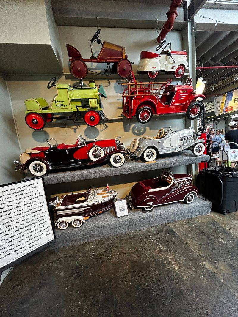 Diecast Models, Diners and Filling Stations Diecast Models, Diners and Filling Stations