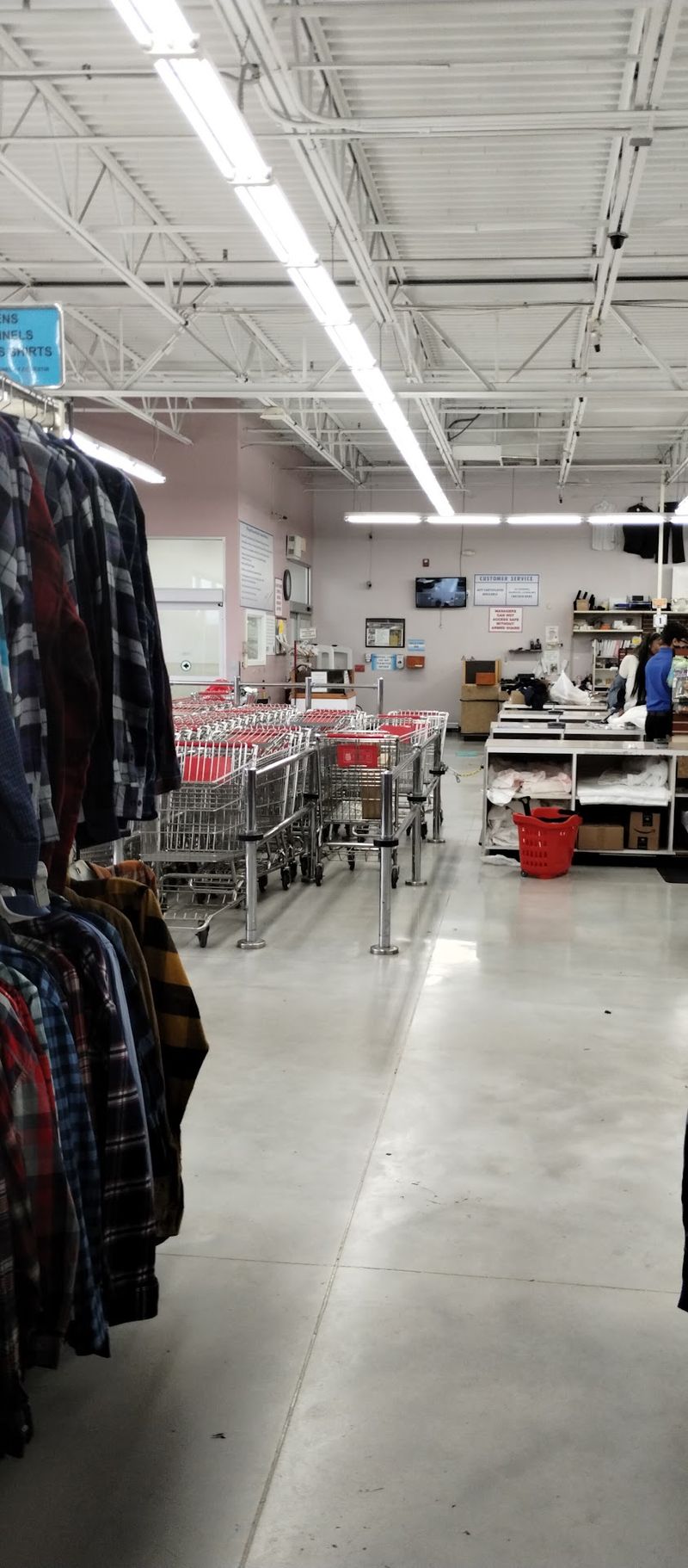 Fitting Rooms and Checkout Lines Fitting Rooms and Checkout Lines