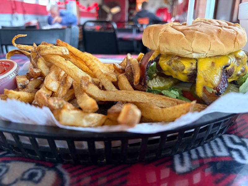 Fries Cut by Hand, Sides Worth a Detour Fries Cut by Hand, Sides Worth a Detour