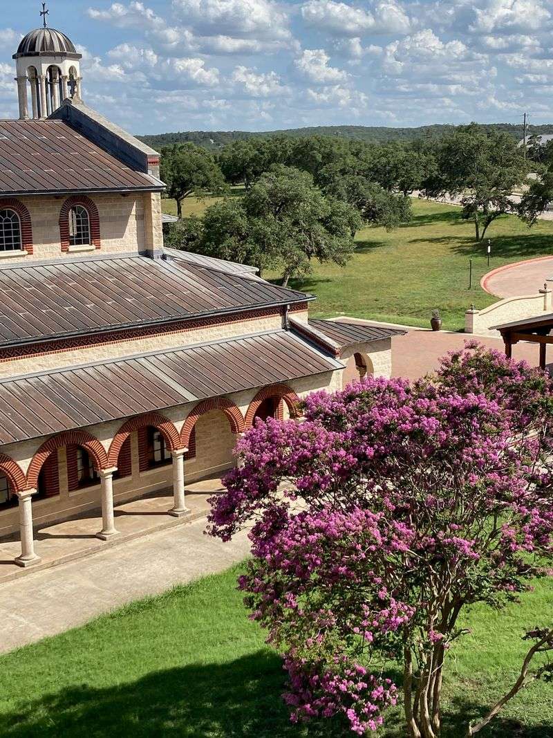 Grounds Kept Like a Five-Star Hotel Grounds Kept Like a Five-Star Hotel