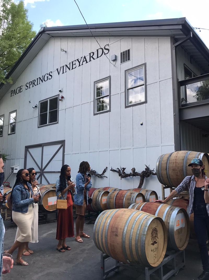 Guided Tours That Mix Facts With Humor Guided Tours That Mix Facts With Humor