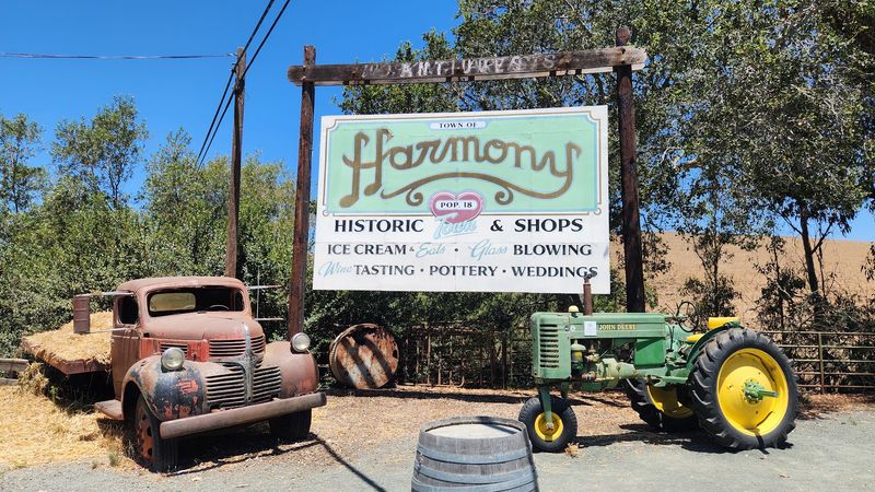 Harmony, the Town That Fits in a Glance