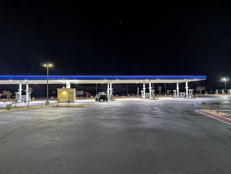 Hours, Fuel, and Crowd Tips