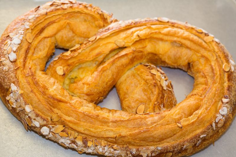 Kringle, Bear Claws and the Rest of the Case