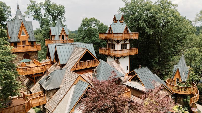 Landoll's Mohican Castle - Luxury Hotel in Central Ohio, Loudonville, OH