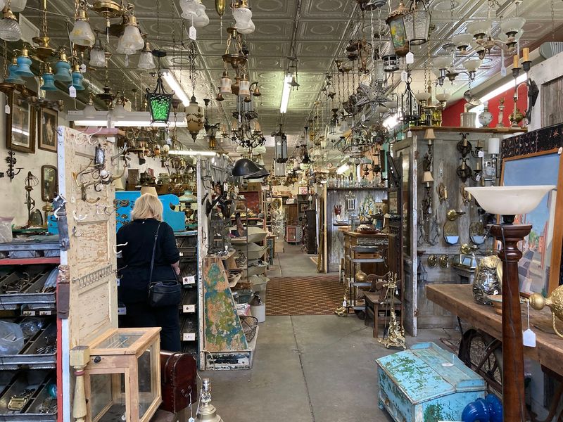 Light Fixtures From Floor to Ceiling Light Fixtures From Floor to Ceiling