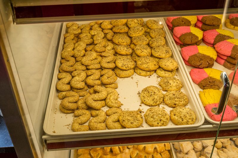 Pan Dulce by the Trayful Pan Dulce by the Trayful
