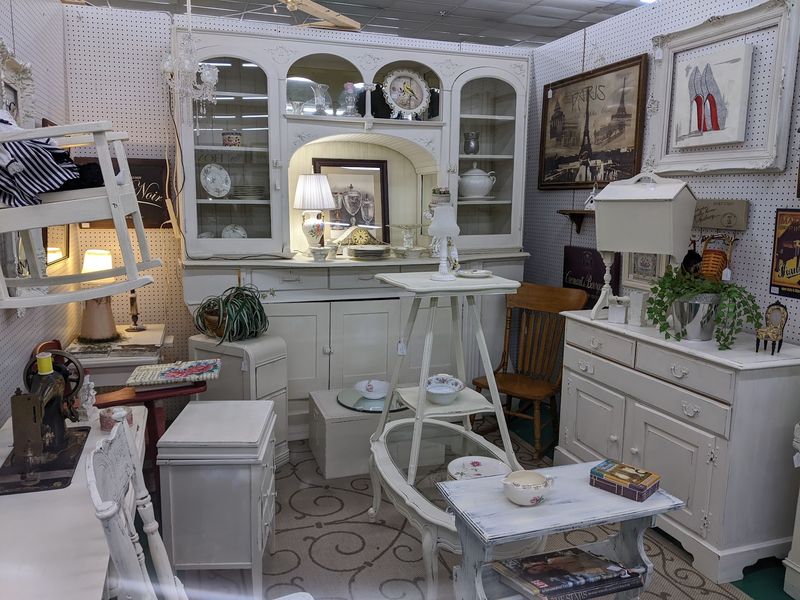 Peddlers Junction Vendor Mall - Lancaster Ohio, Lancaster, OH