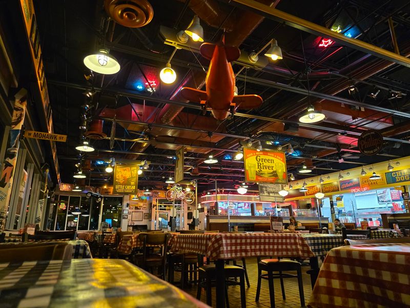 Retro Digs With a Diner Soul Retro Digs With a Diner Soul