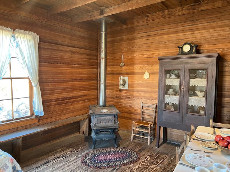 Rooms That Tell Their Own Stories Rooms That Tell Their Own Stories