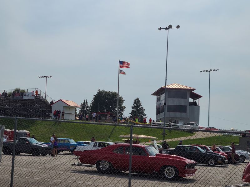Smooth Pavement, Smart Clubhouse