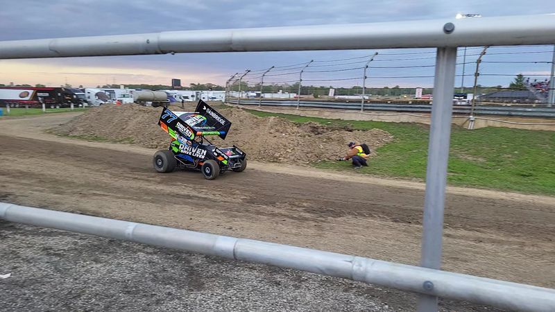 Sprint Cars Sideways in the Corners Sprint Cars Sideways in the Corners