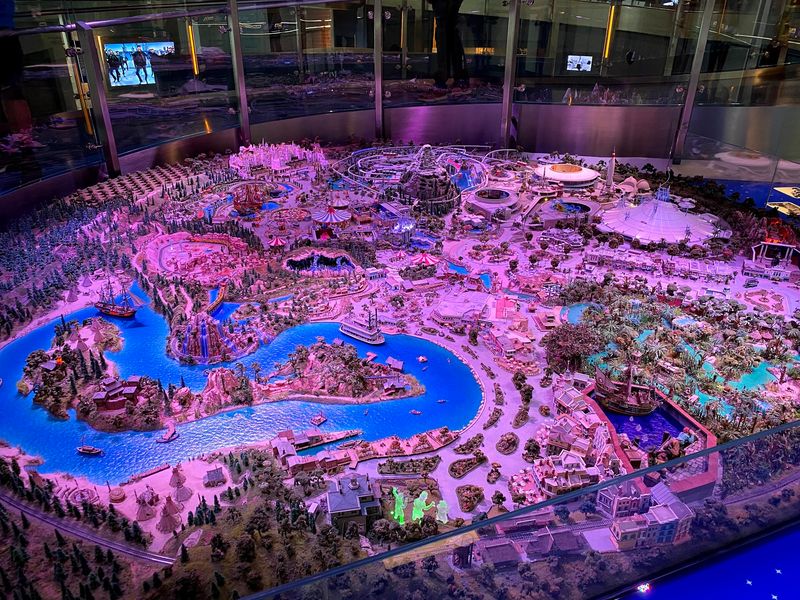The Showstopping Disneyland Model The Showstopping Disneyland Model