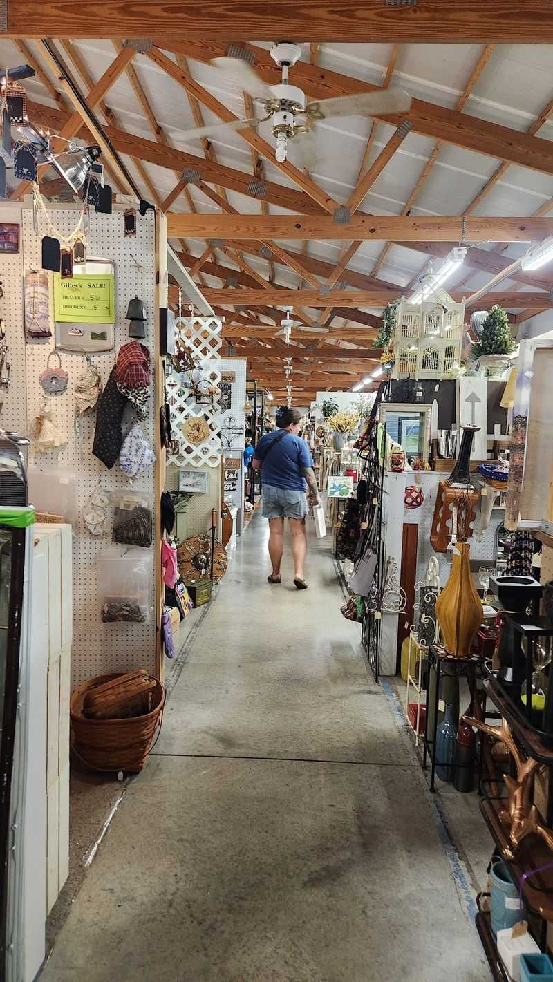 Tight Aisles and Accessibility Tight Aisles and Accessibility