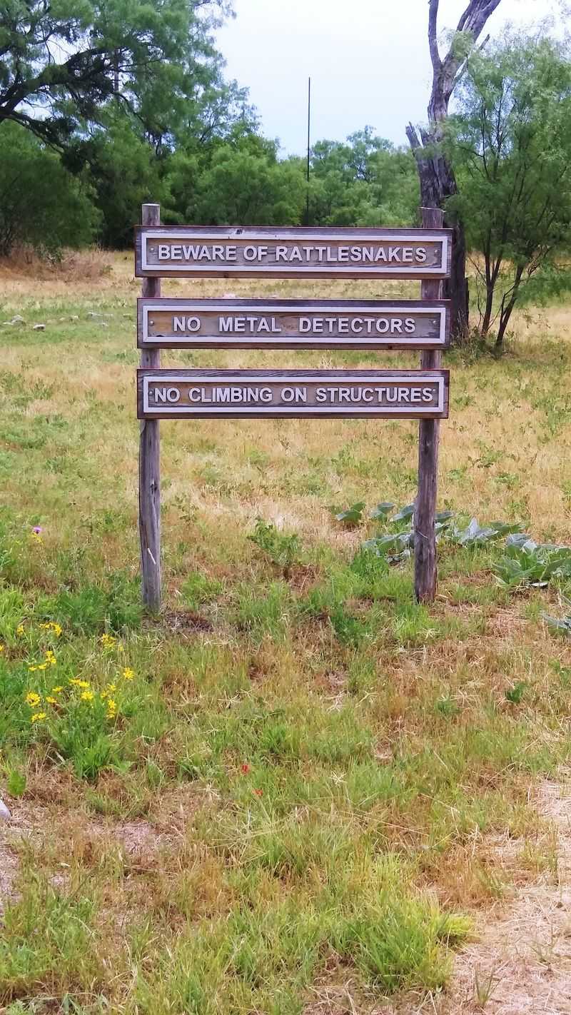 Trails, Thorns and Rattlesnake Signs Trails, Thorns and Rattlesnake Signs