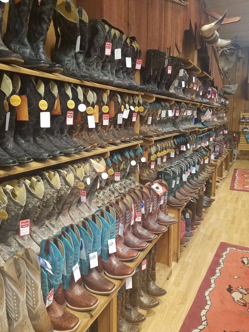 Wall-to-Wall Boots Wall-to-Wall Boots