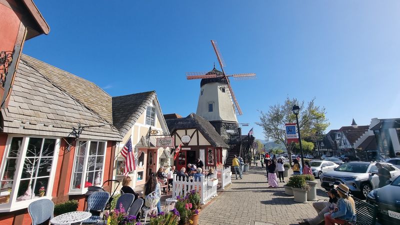 Who Falls for Solvang Who Falls for Solvang