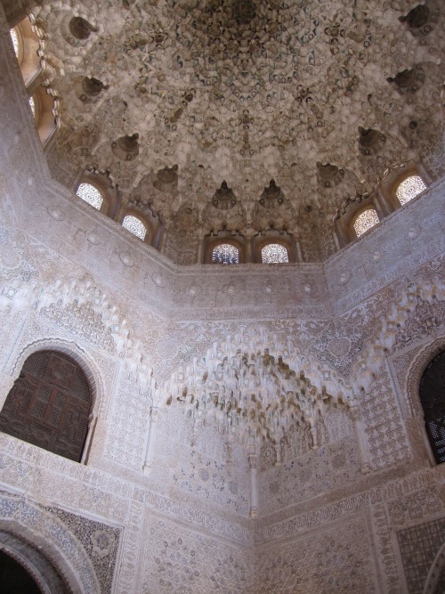 Inside La Alhambra | Visiting the Alhambra with kids via We3Travel