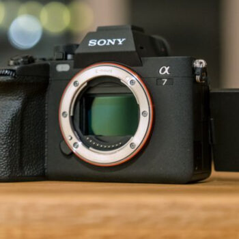 10 Best Travel Cameras for Night & Low-Light Scenes in 2025