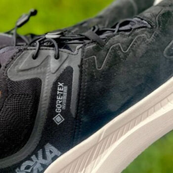 10 Best Waterproof Walking Shoes for Snowy Streets