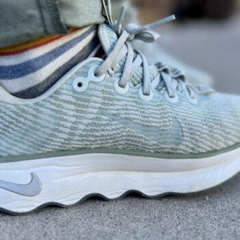 10 Comfortable Walking Shoes for Men Traveling in December 2025