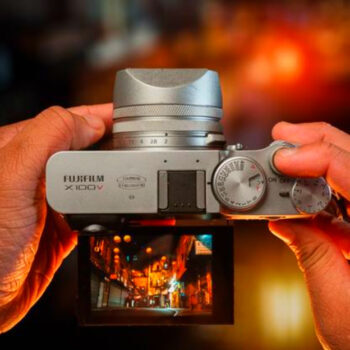 10 Compact Cameras Built for Night Markets and Neon Lights