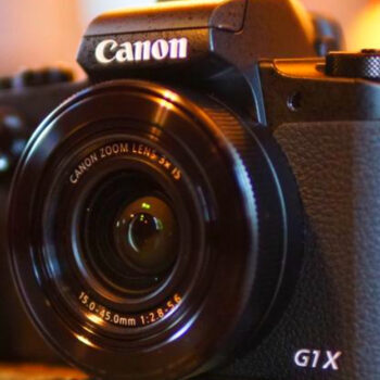 10 Compact Cameras Made for Festive Food and Fireside Feasts