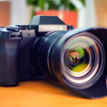 10 Compact Cameras That Bring Holiday Traditions to Life