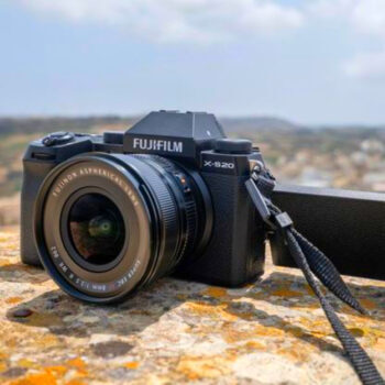 10 Compact Cameras That Capture Both Style and Chaos