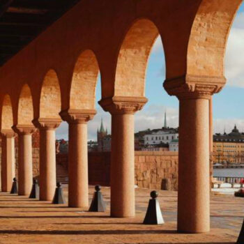 10 Compact Cameras That Make Ancient Cities Look Timeless