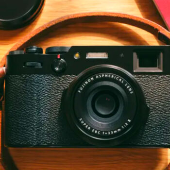 10 Compact Cameras for Travel with Vintage Film Simulation Modes