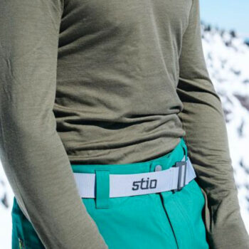 10 Lightweight Layers That Make Cold Mornings Cozy
