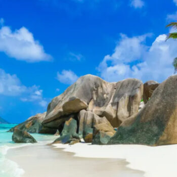11 Beach Destinations That Wow Visitors — And 5 That Leave Them Disappointed