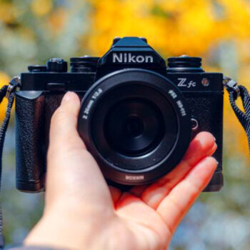 11 Compact Cameras That Make Street Performers Look Cinematic