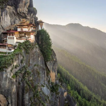 11 Travel Destinations Revealed Their True Colors — What Happened Next Shocked Tourists