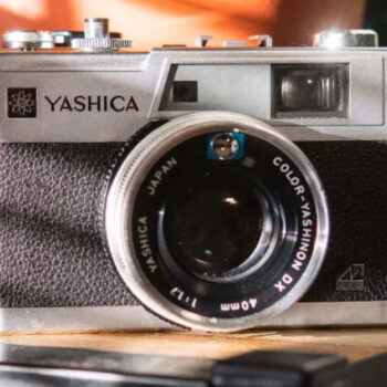 11 Vintage Camera Brands Beloved by Globe-Trotters
