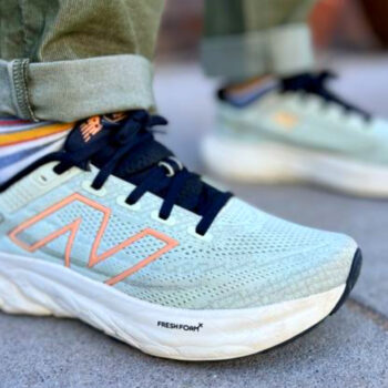 12 Best All-Day Travel Shoes for Long Walking Tours in 2025
